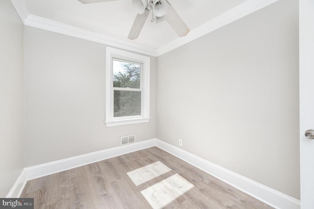 Image 20 of property listing at 3433 ORLANDO AVE, Baltimore, MD 21234