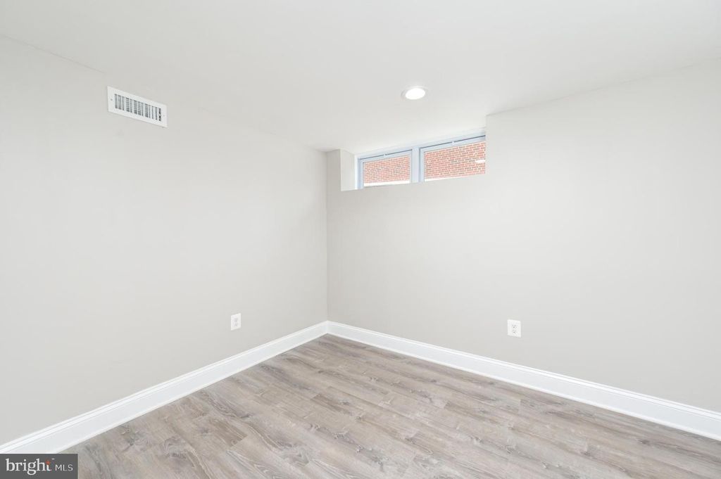 Image 22 of property listing at 3433 ORLANDO AVE, Baltimore, MD 21234
