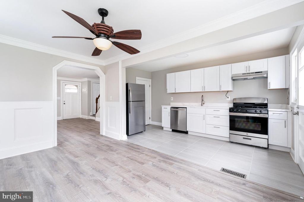 Image 8 of property listing at 3433 ORLANDO AVE, Baltimore, MD 21234