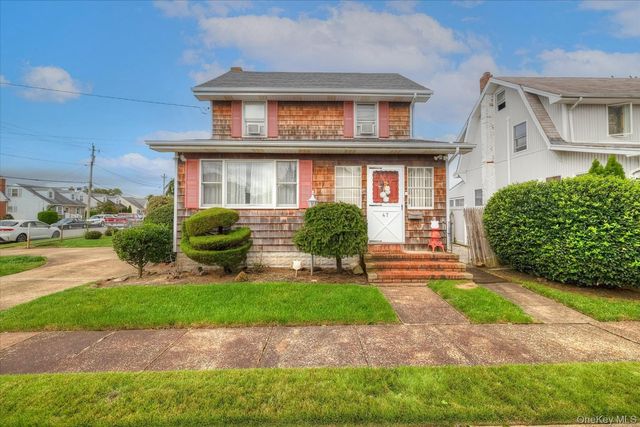 47 Chester Court, Oceanside, NY 11572