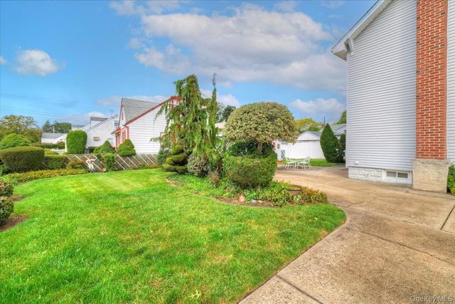 47 Chester Court, Oceanside, NY 11572