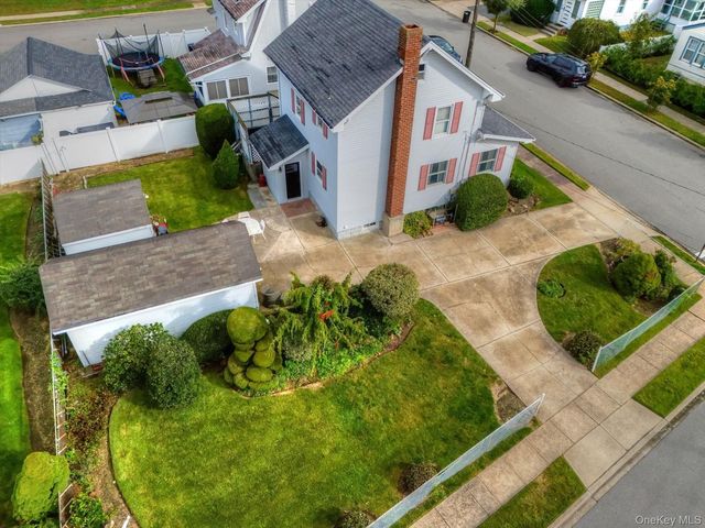47 Chester Court, Oceanside, NY 11572