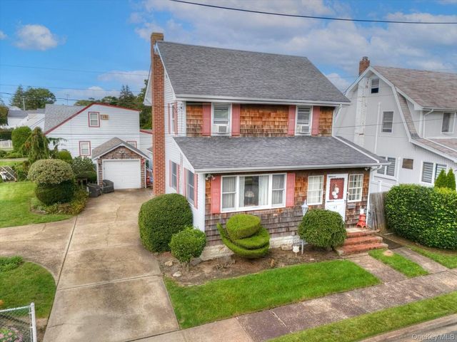 47 Chester Court, Oceanside, NY 11572