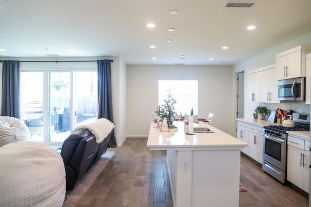 2040 Descanso Avenue, Clovis, CA 93619