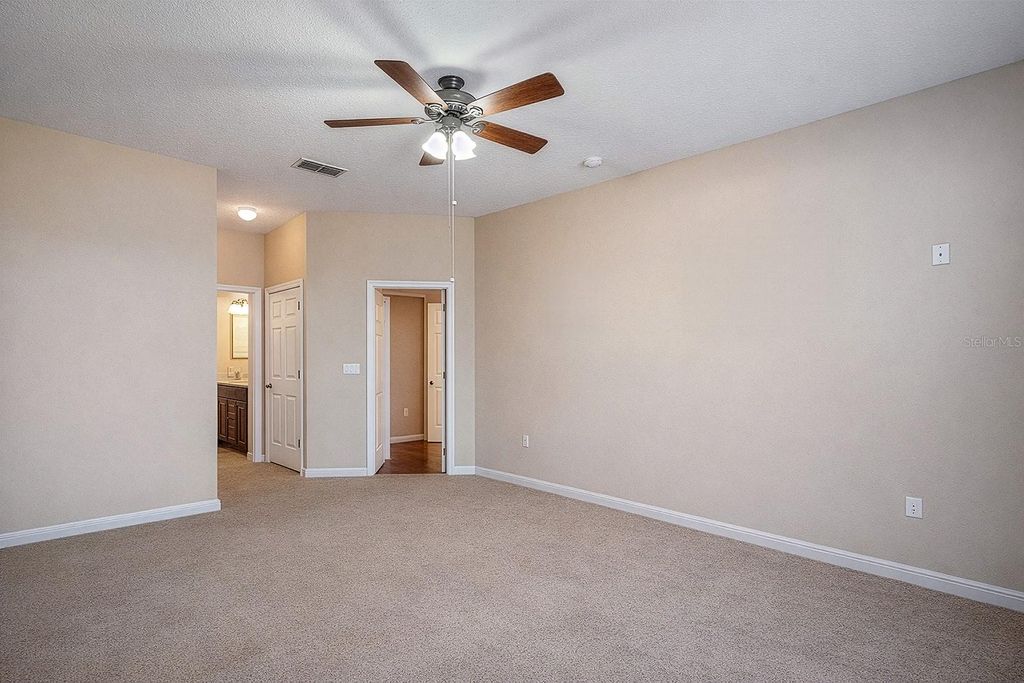 Image 16 of property listing at 22019 BELGIAN COURT, Mount Dora, FL 32757