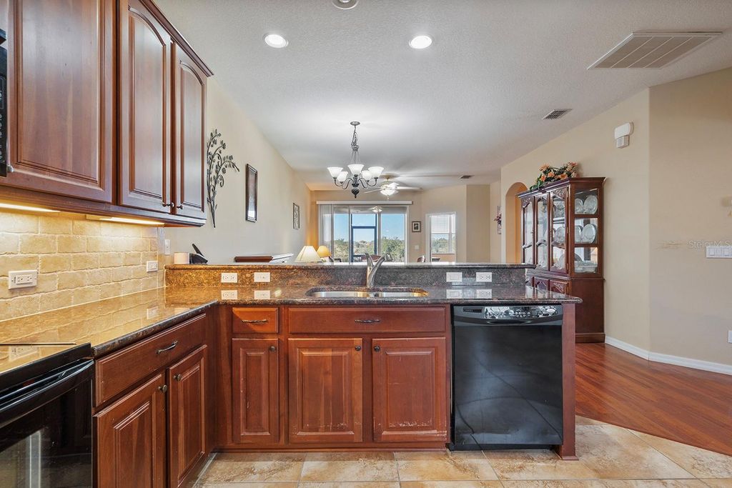 Image 6 of property listing at 22019 BELGIAN COURT, Mount Dora, FL 32757