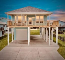 22814 Camino Street, Galveston, TX 77554