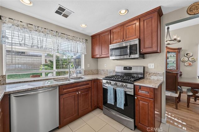 977 Sussex, San Jacinto, CA 92583