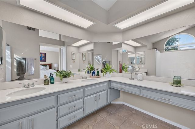 977 Sussex, San Jacinto, CA 92583