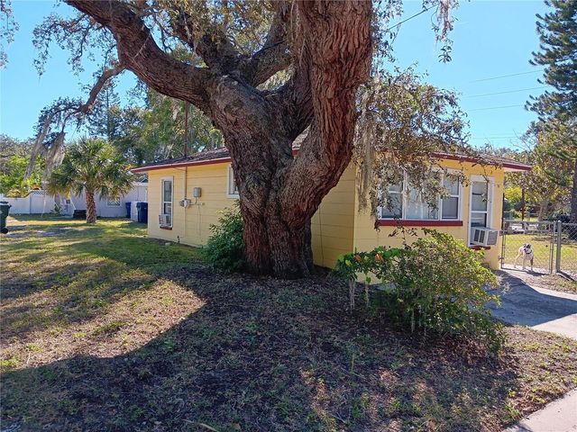 374 3RD STREET NW, Largo, FL 33770