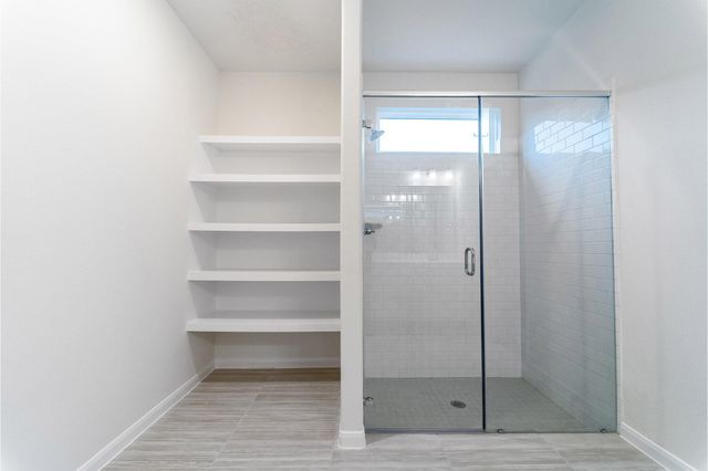 402 Merlot Drive, Alvin, TX 77511