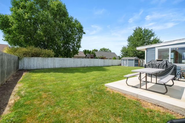 1138 Wintercherry Lane, Vicksburg, MI 49097
