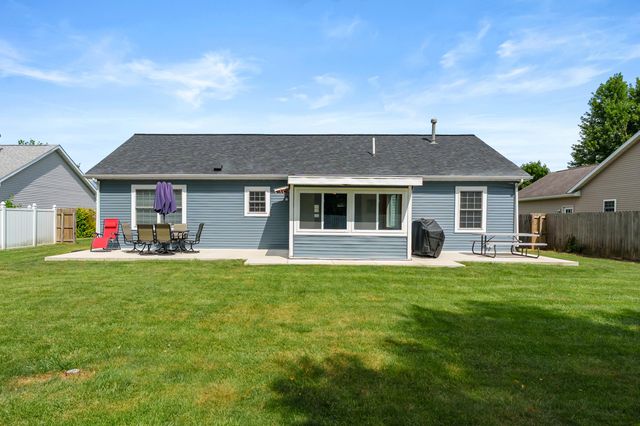1138 Wintercherry Lane, Vicksburg, MI 49097