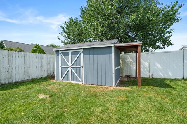 1138 Wintercherry Lane, Vicksburg, MI 49097