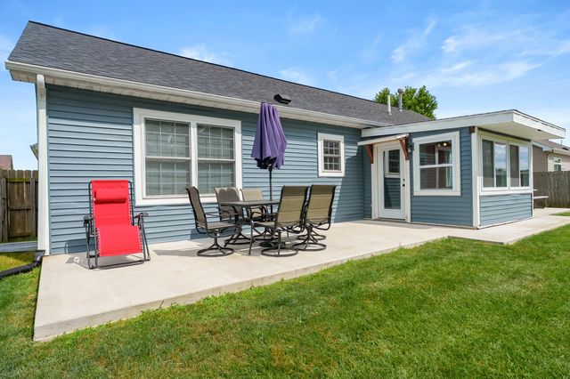 1138 Wintercherry Lane, Vicksburg, MI 49097
