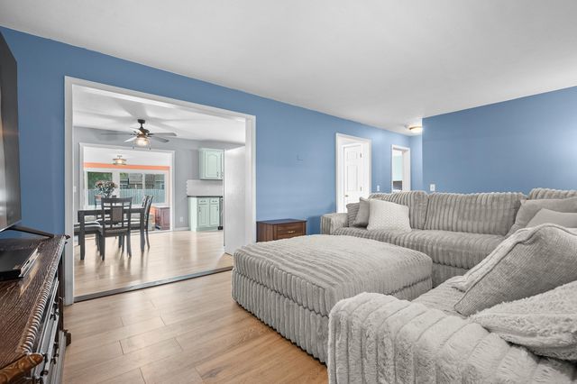 1138 Wintercherry Lane, Vicksburg, MI 49097