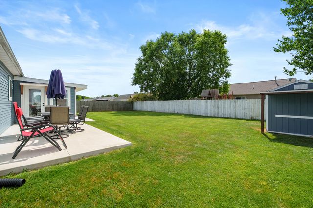 1138 Wintercherry Lane, Vicksburg, MI 49097