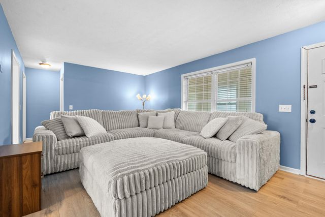 1138 Wintercherry Lane, Vicksburg, MI 49097