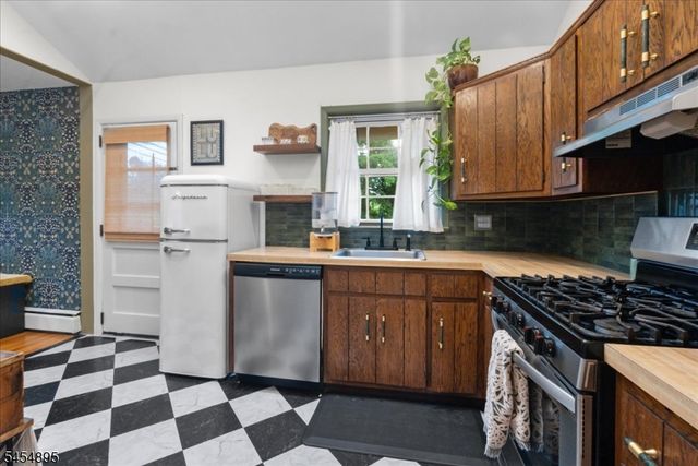 1 Eisenhower Dr, West Milford Twp., NJ 07480