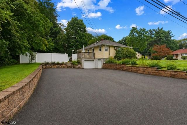 1 Eisenhower Dr, West Milford Twp., NJ 07480