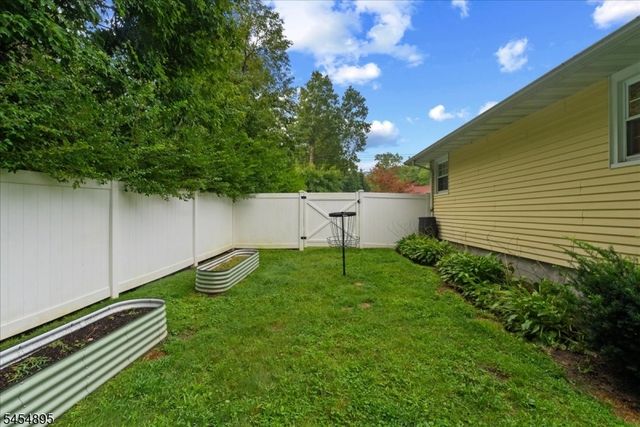 1 Eisenhower Dr, West Milford Twp., NJ 07480