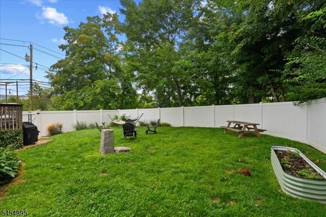 1 Eisenhower Dr, West Milford Twp., NJ 07480