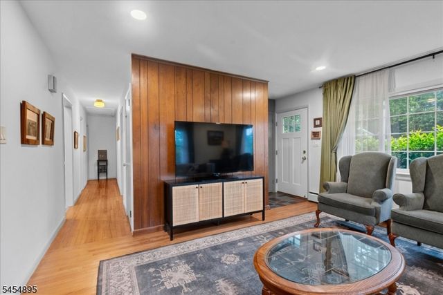 1 Eisenhower Dr, West Milford Twp., NJ 07480