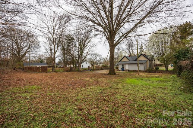 1209 Wilson W Lee Boulevard, Statesville, NC 28677