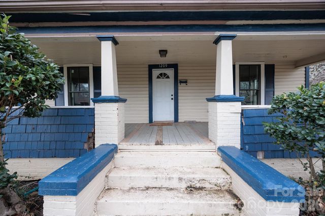 1209 Wilson W Lee Boulevard, Statesville, NC 28677
