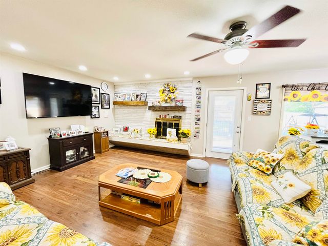 504 Warren Rd, El Dorado, KS 67042