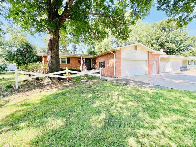 504 Warren Rd, El Dorado, KS 67042