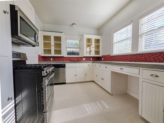 3901 Red River ST A, Austin, TX 78751