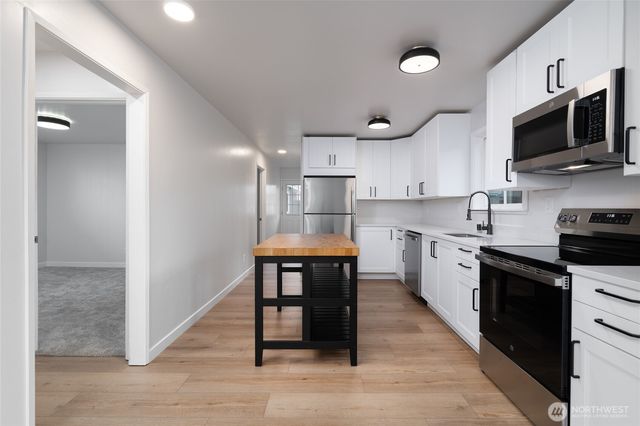 944 Fidalgo Street, Sedro Woolley, WA 98284