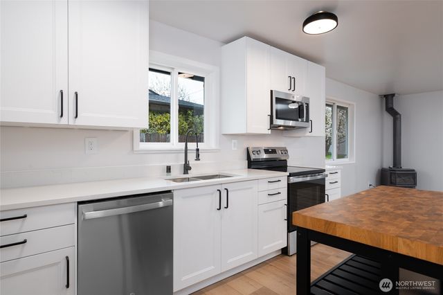 944 Fidalgo Street, Sedro Woolley, WA 98284