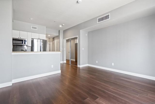 445 Island Ave 719, San Diego, CA 92101