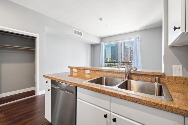 445 Island Ave 719, San Diego, CA 92101