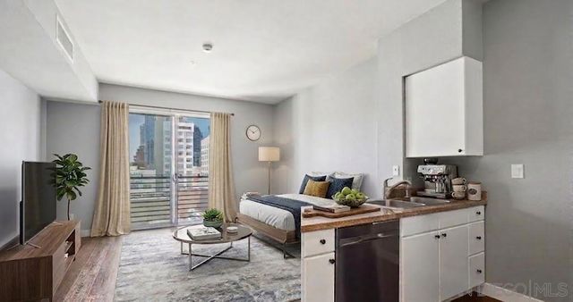 445 Island Ave 719, San Diego, CA 92101