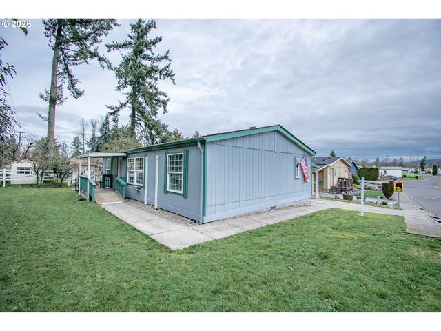 700 N MILL St 1, Creswell, OR 97426