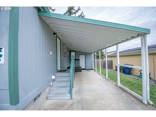 700 N MILL St 1, Creswell, OR 97426
