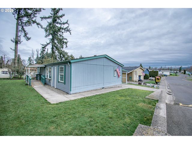 700 N MILL St 1, Creswell, OR 97426
