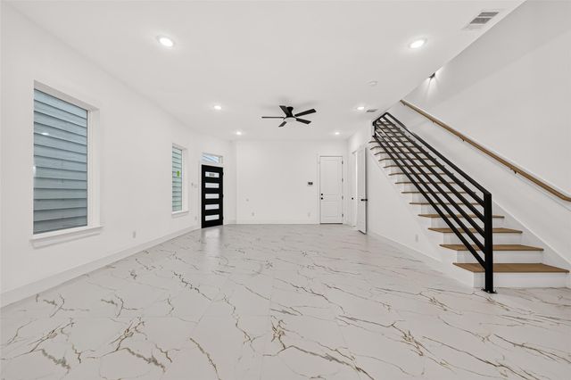 7719 Bowen Street, Houston, TX 77051