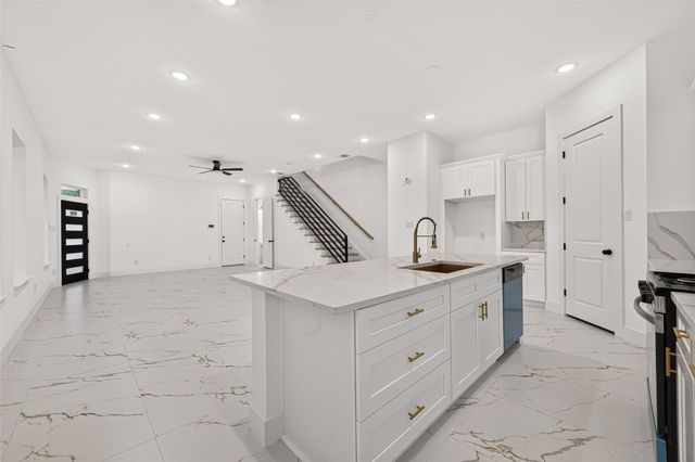 7719 Bowen Street, Houston, TX 77051