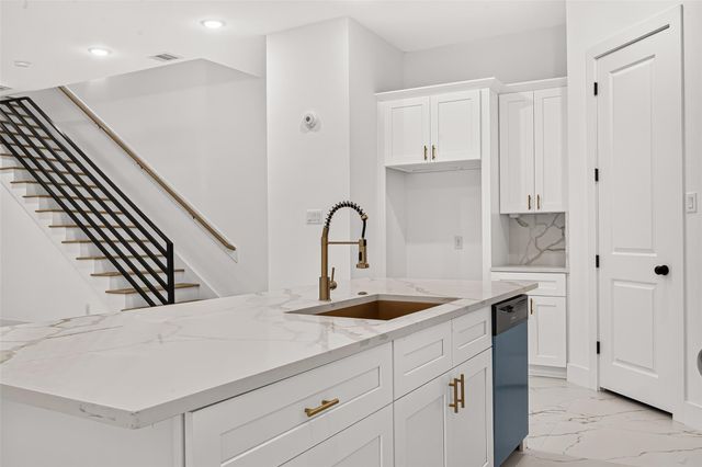 7719 Bowen Street, Houston, TX 77051