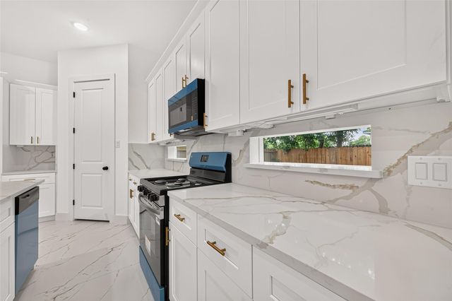 7719 Bowen Street, Houston, TX 77051