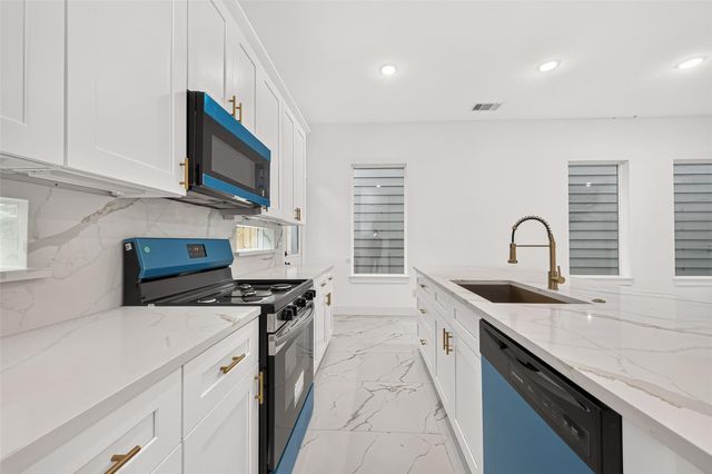 7719 Bowen Street, Houston, TX 77051