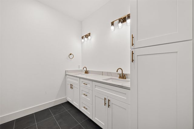 7719 Bowen Street, Houston, TX 77051