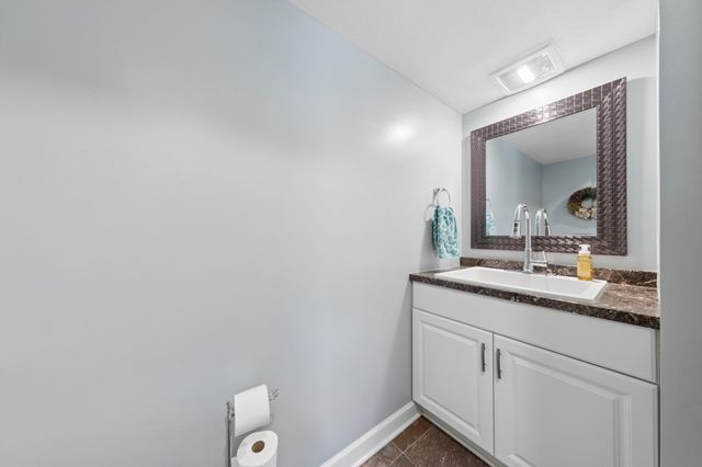 4005 River Valley Way, Eagan, MN 55122