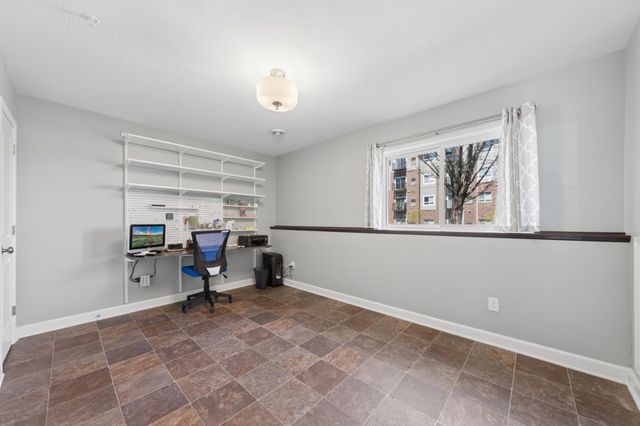 4005 River Valley Way, Eagan, MN 55122