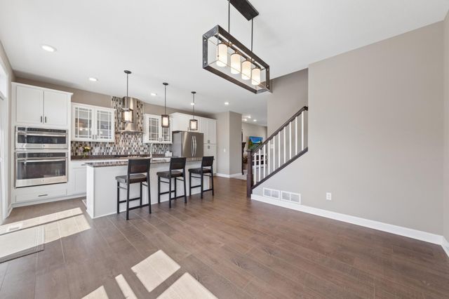4005 River Valley Way, Eagan, MN 55122