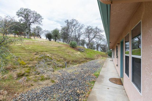41508 Roaring River Court, Coarsegold, CA 93614